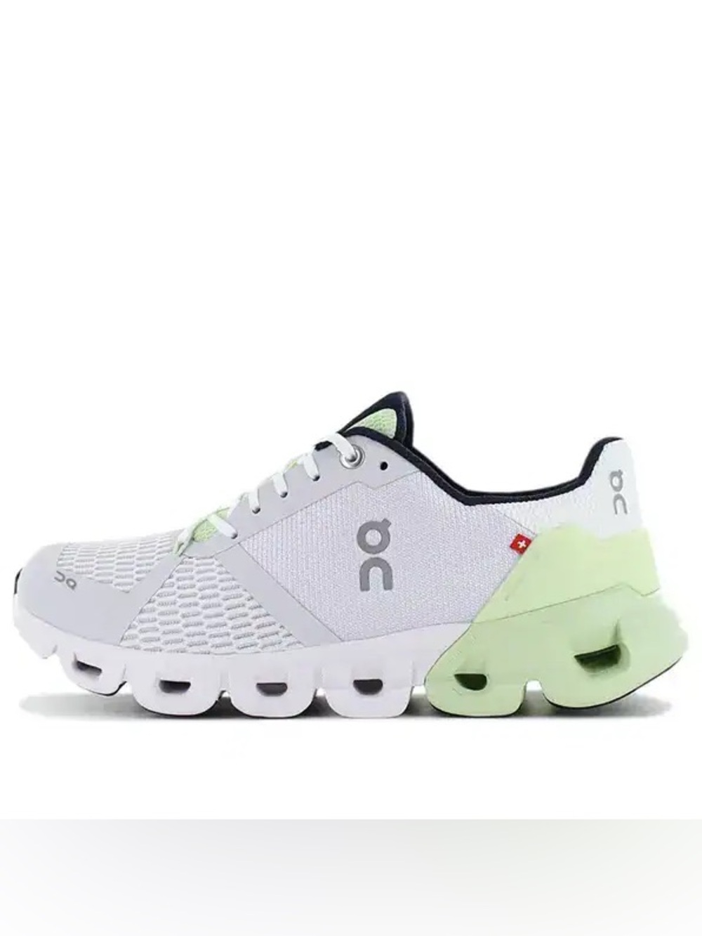 On Cloud Running Cloudflyer Womens sneaker in white/green— Womens 8